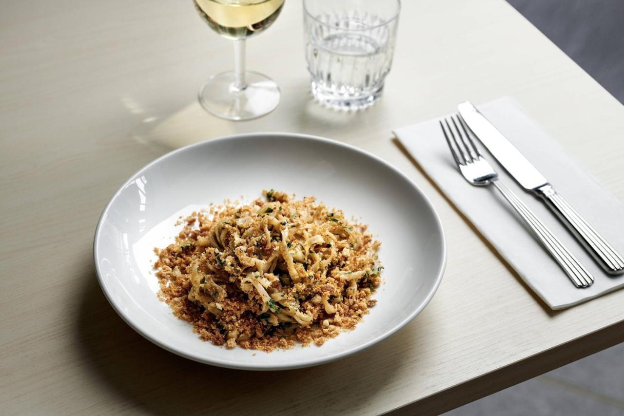 Midnight Hotel, Autograph Collection Canberra Ngoại thất bức ảnh A plate of pasta