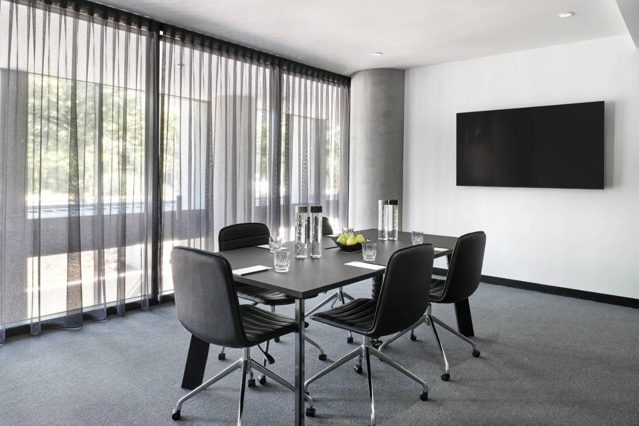 Midnight Hotel, Autograph Collection Canberra Ngoại thất bức ảnh Meeting room at the University of Nottingham