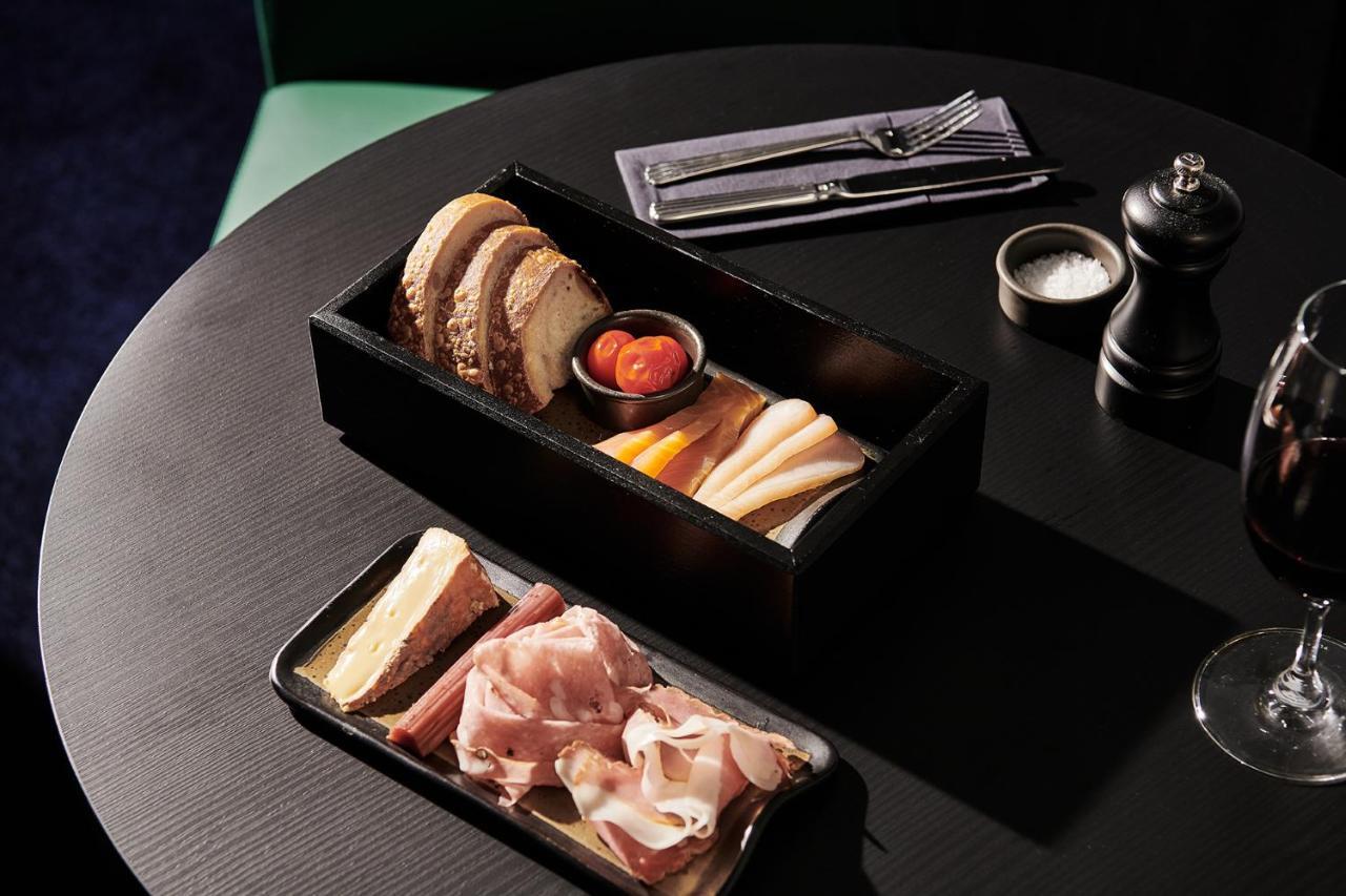 Midnight Hotel, Autograph Collection Canberra Ngoại thất bức ảnh A selection of cured meats and cheeses